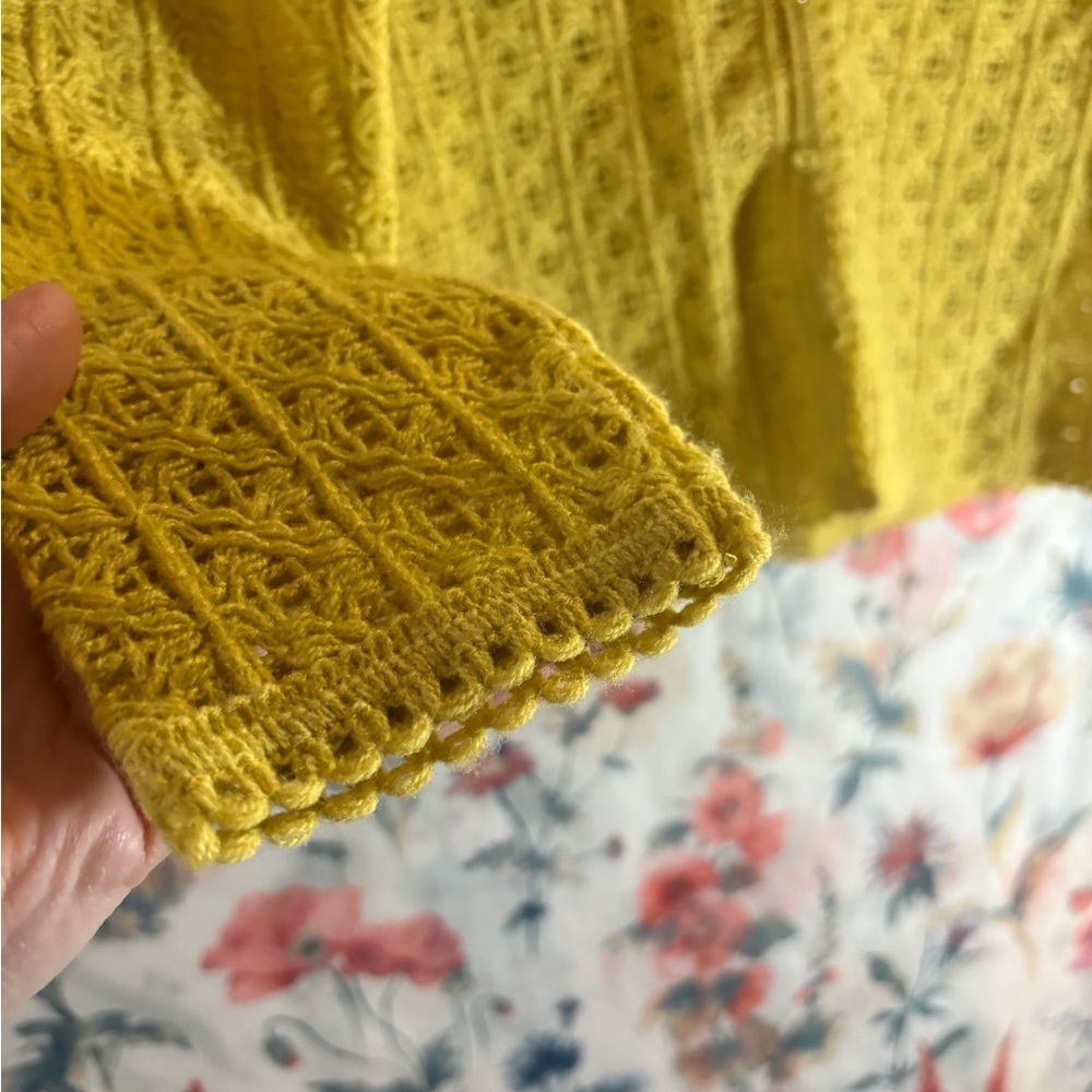 Vintage Yellow Women's Knit Sweater - Picture 5 of 9